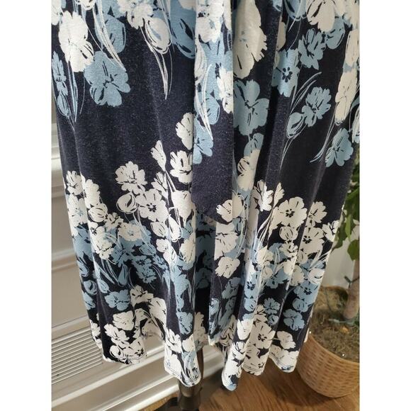 Ann Taylor Women White & Blue Rayon Sleeveless V-Neck Knee Length Dress Size 8P - Picture 4 of 10